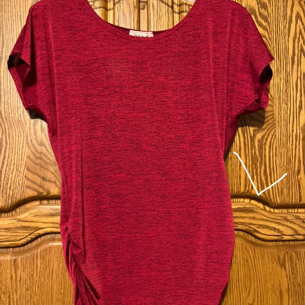 Red short sleeve tee